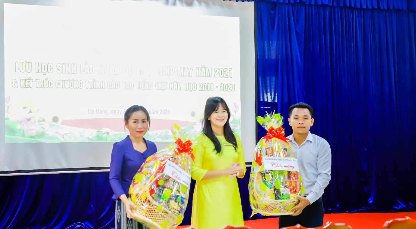 Giao lưu, gặp mặt Lưu học sinh Lào nhân dịp Tết cổ truyền Bunpimay Lào