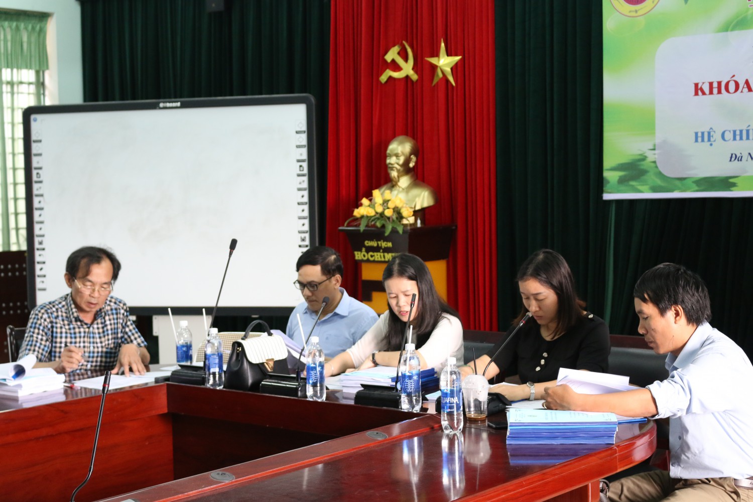 Khoa Ngữ Văn: Nghiệm thu 7 đề tài NCKH của sinh viên năm 2018