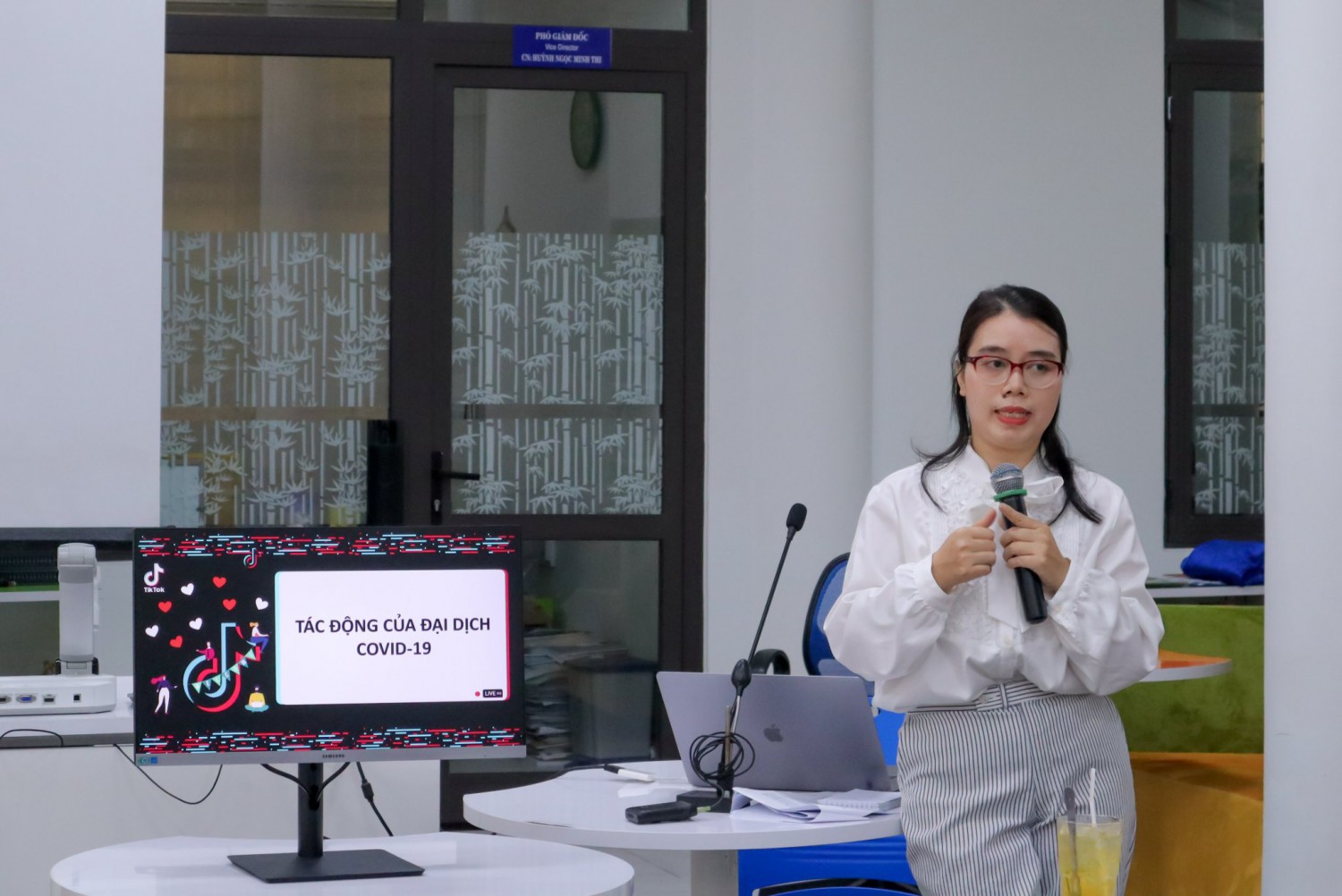 “Báo chí – Truyền thông trong bối cảnh đại dịch Covid-19”